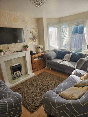 5 Bed Semi-Detached House, Elmbridge Road, B44 - Photo 1