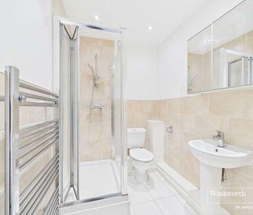 Sunningdale Gardens, London, NW9 - Photo 1