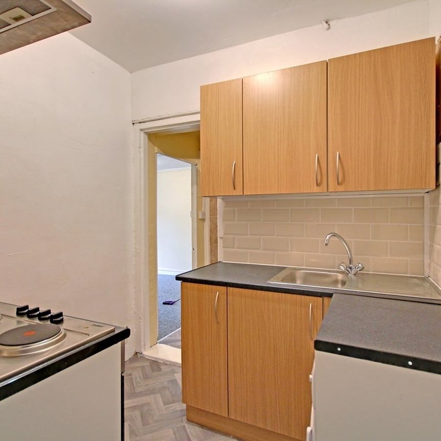 1 Bed Flat, Queens Road, E17 - Photo 1
