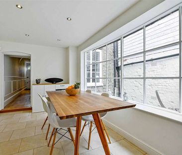Delightful Grade II listed four bedroom townhouse situated within W... - Photo 4