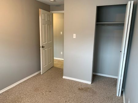 Martin Bruce Manor – 3609 Chaben Place - Photo 3