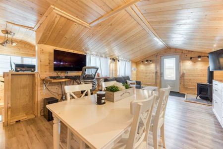 Beautiful Cozy Home For Rent In High River. - Photo 4