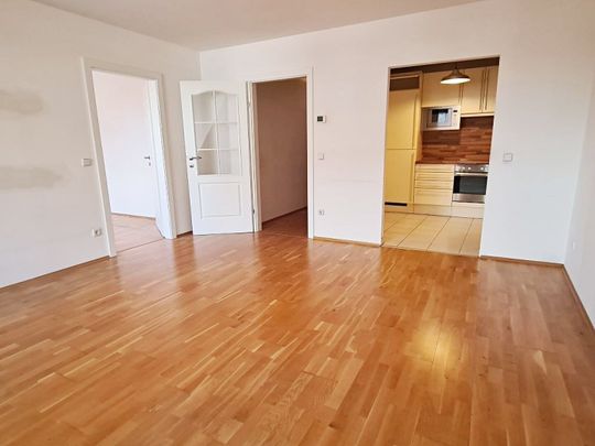 NASCHMARKT-NÄHE, 62 m2 Dachgeschoß, 2 Zimmer, Küche, Wannenbad, Parketten, U4-Nähe, Kettenbrückengasse - Foto 1