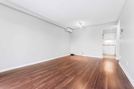 Spacious Two-Bedroom Condo for Rent Near Rideau River - Photo 3