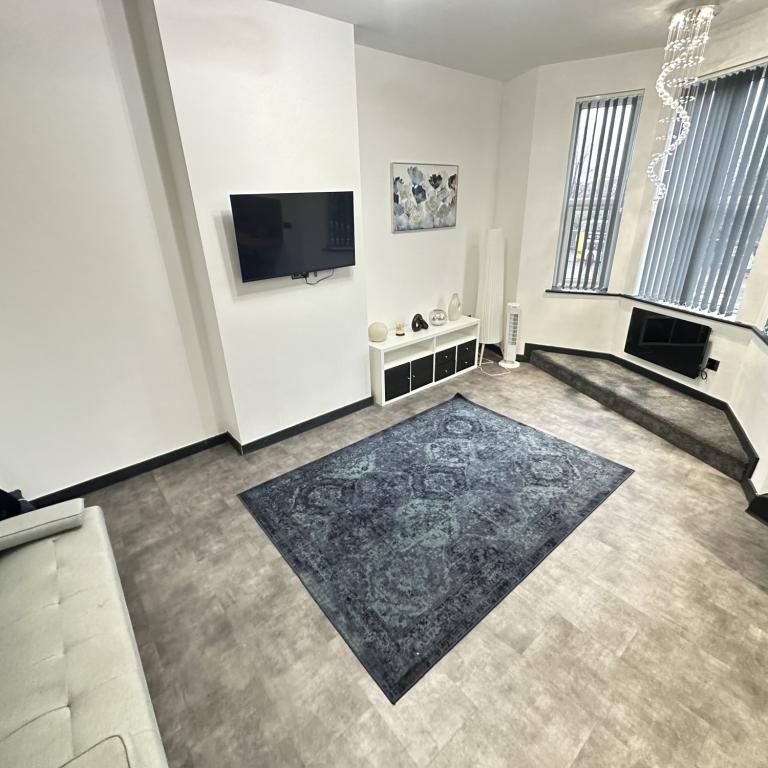 557a Chester Road, Manchester, M16 - Photo 1