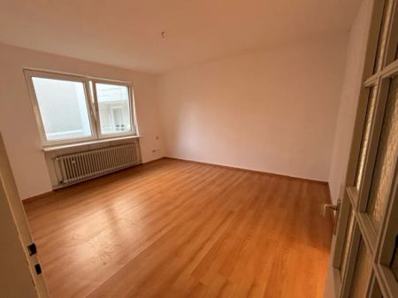 Kleine Interessante 2-Zimmer Wohnung in Zentraler Lage - Photo 2