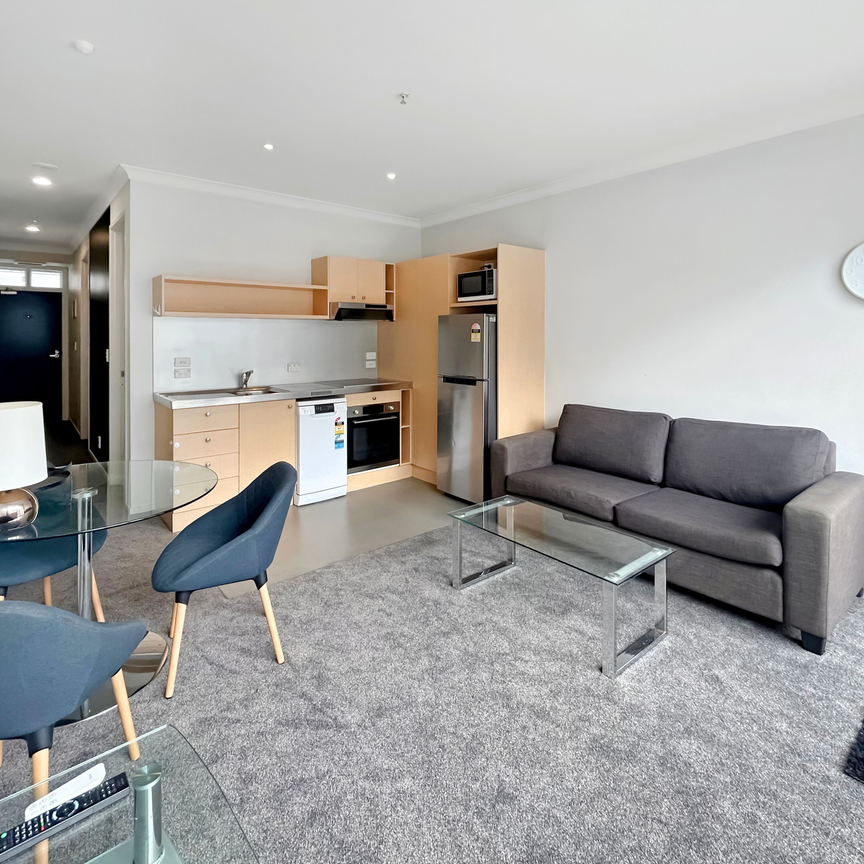 Furnished City Apartment - Prime Nelson Street Location - Photo 1