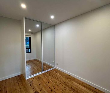 Smart Contemporary Living on the Park - Photo 4