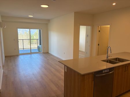 ALERA LIVING – Lake Country – 2 Bed / 2 Bath - Photo 2