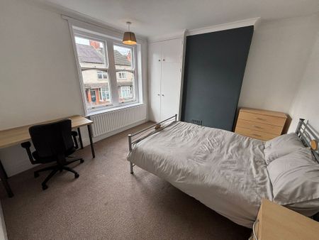 8 Bampton Street - No Deposit & 2 Bathrooms Loughborough - Photo 2