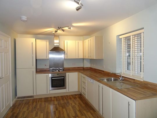 Available 2 Bed Apartment - Photo 1