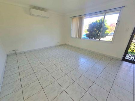 Spacious Three Bedroom Family Home - Photo 5