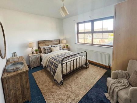 11 Kings Chase, Maze, Lisburn, BT27 5ST - Photo 2