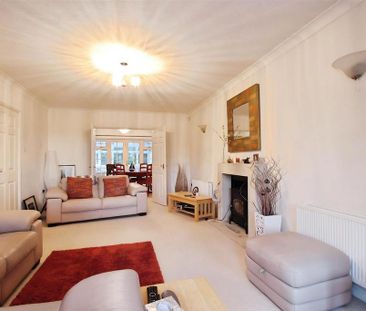 4 bedroom detached house to rent - Photo 5