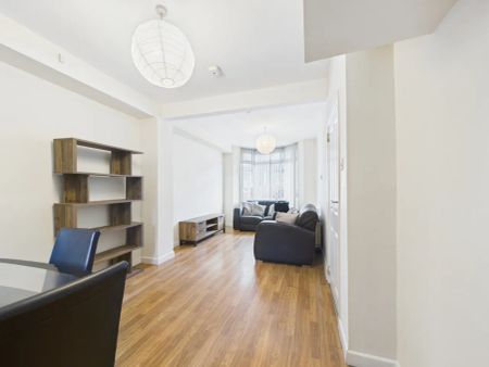 16 Colvil Street - Photo 3