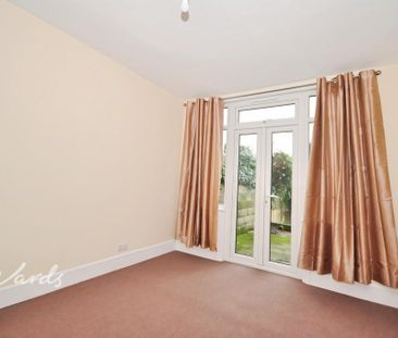 3 bedroom end of terrace house to rent - Photo 3