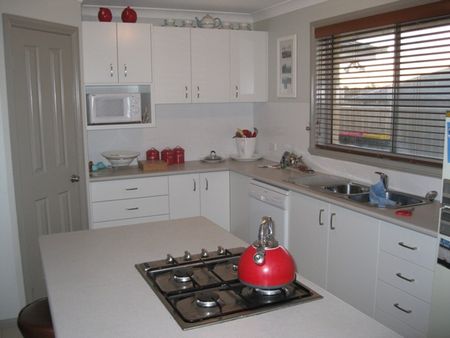 Ashworth Estate Avaliable 7/1/26!!!! - Photo 3