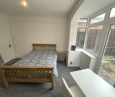 Newcombe Road, Southampton, SO15 - Photo 2