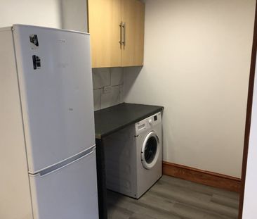 2 Bed Flat, Donnington Gardens, RG1 - Photo 4