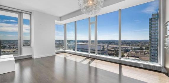 Vancouver West 2 beds 2 baths Newer Highrise with Panoramic View - Photo 2