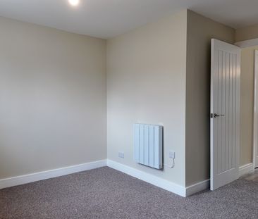 1 bedroom Apartment to let - Photo 3