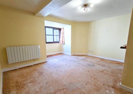 Quay House, Lower Street, Looe, Cornwall, PL13 - Photo 4
