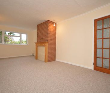 2 bedroom detached bungalow to rent - Photo 2