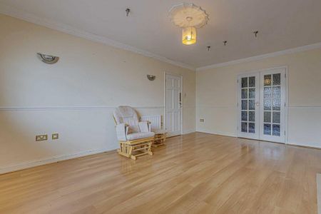 6 bedroom detached house to rent - Photo 2