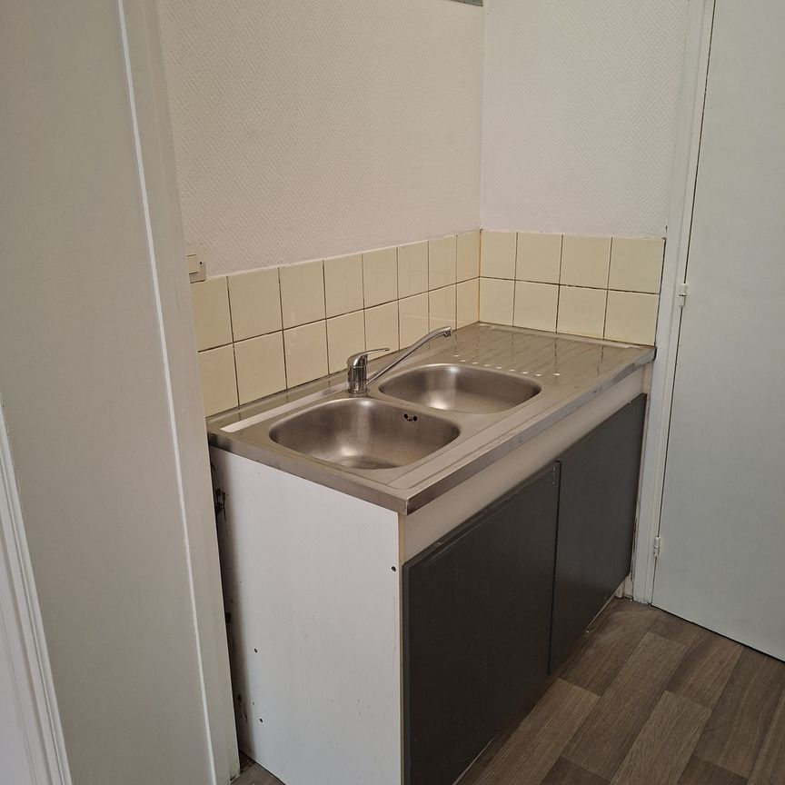 Location Appartement 2 pièces 44m² ARMENTIERES 59280 - Photo 1