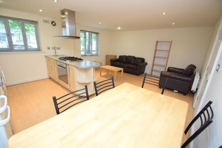 2 bedroom apartment to rent - Photo 5