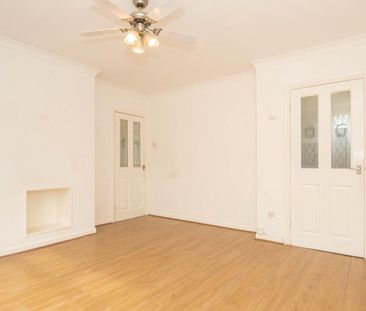 3 bedroom House To Let - Photo 2