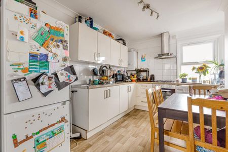 2 bedroom flat to rent - Photo 4