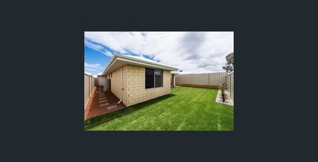 38 Sharperton Meander, Dudley Park WA 6210 - House For Rent | Domain - Photo 4