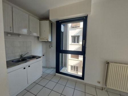 : Appartement 32.0 m² à ST ETIENNE - Photo 2