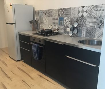 FLOREAT - 1 Bedroom /1 Bathroom Apartment - Fully Furnished /Fully ... - Photo 5