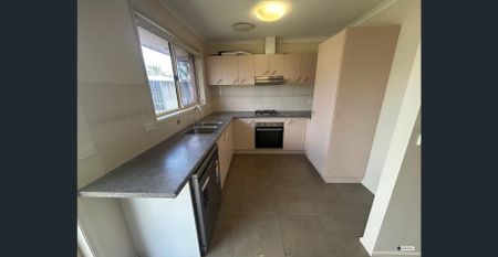 Charming 3 Bedroom Home - Photo 4