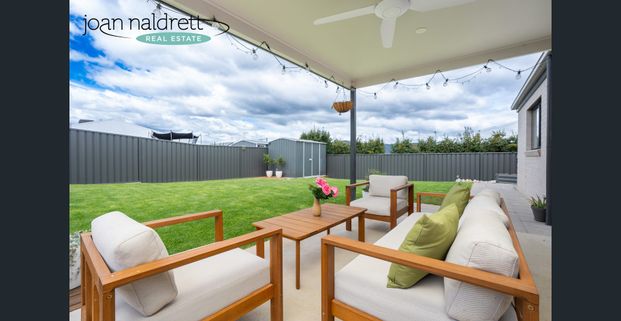 Modern 3 Bedroom Home - Photo 1