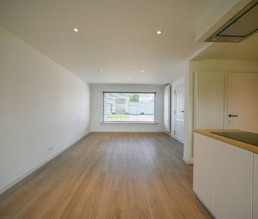 Instapklare eengezinswoning in een rustige buurt in Oostrozebeke! - Photo 2