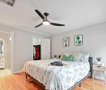 Secluded and stylish 3/4 warehouse conversion - Photo 1