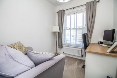 3 bedroom semi-detached house to rent - Photo 4