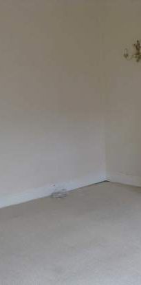 2 bedroom property to rent in Cleckheaton - Photo 2