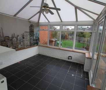 4 bedroom detached house to rent - Photo 3