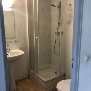 Location Appartement 1 pièce 27m² BORDEAUX 33000 - Photo 3