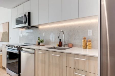 Lonsdale Square Apartments — One Bedroom Suites - Photo 5