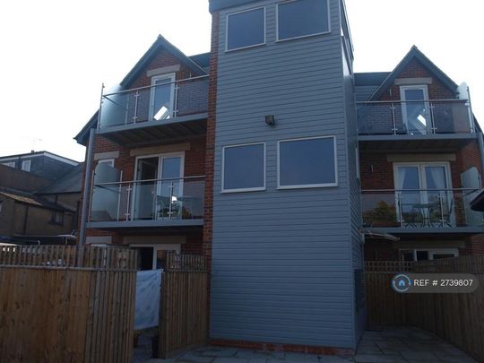 2 bedroom flat to rent - Photo 1