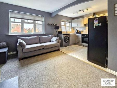 York Close, Rugeley, WS15 - Photo 2