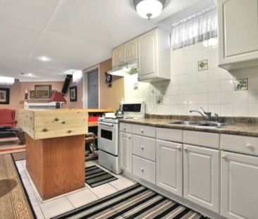 For Lease - 2999 Valcourt Crescent, Mississauga, Ontario - Photo 2