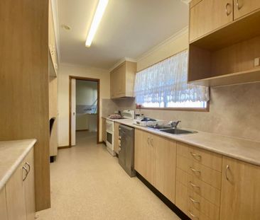 SPACIOUS LOWSET HOME ON SLAB - Photo 3