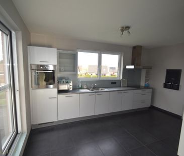 Modern triplex-appartement met 2 slpk., koer en autostaanplaats. On... - Foto 2