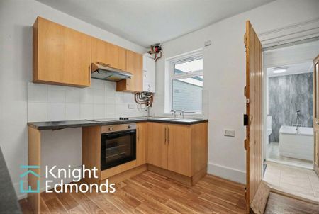 2 bedroom terraced house to rent - Photo 4